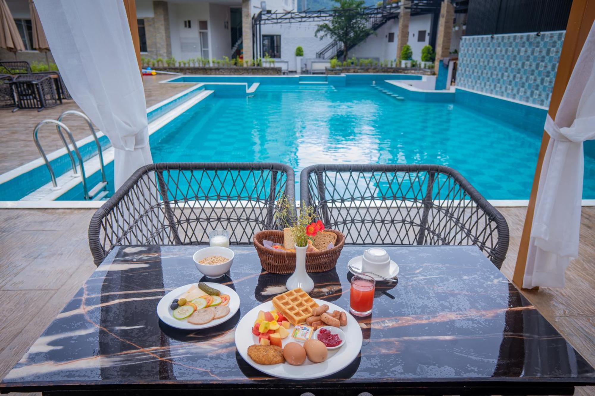 Majestic Lake Front Hotel & Suites Pokhara Zewnętrze zdjęcie