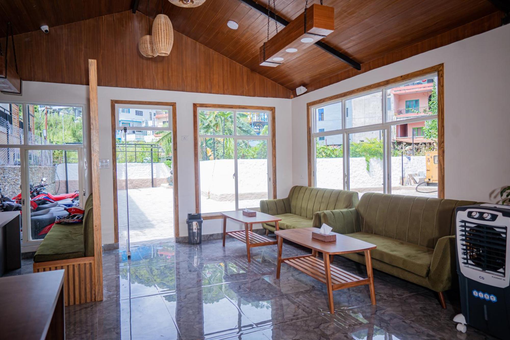 Majestic Lake Front Hotel & Suites Pokhara Zewnętrze zdjęcie