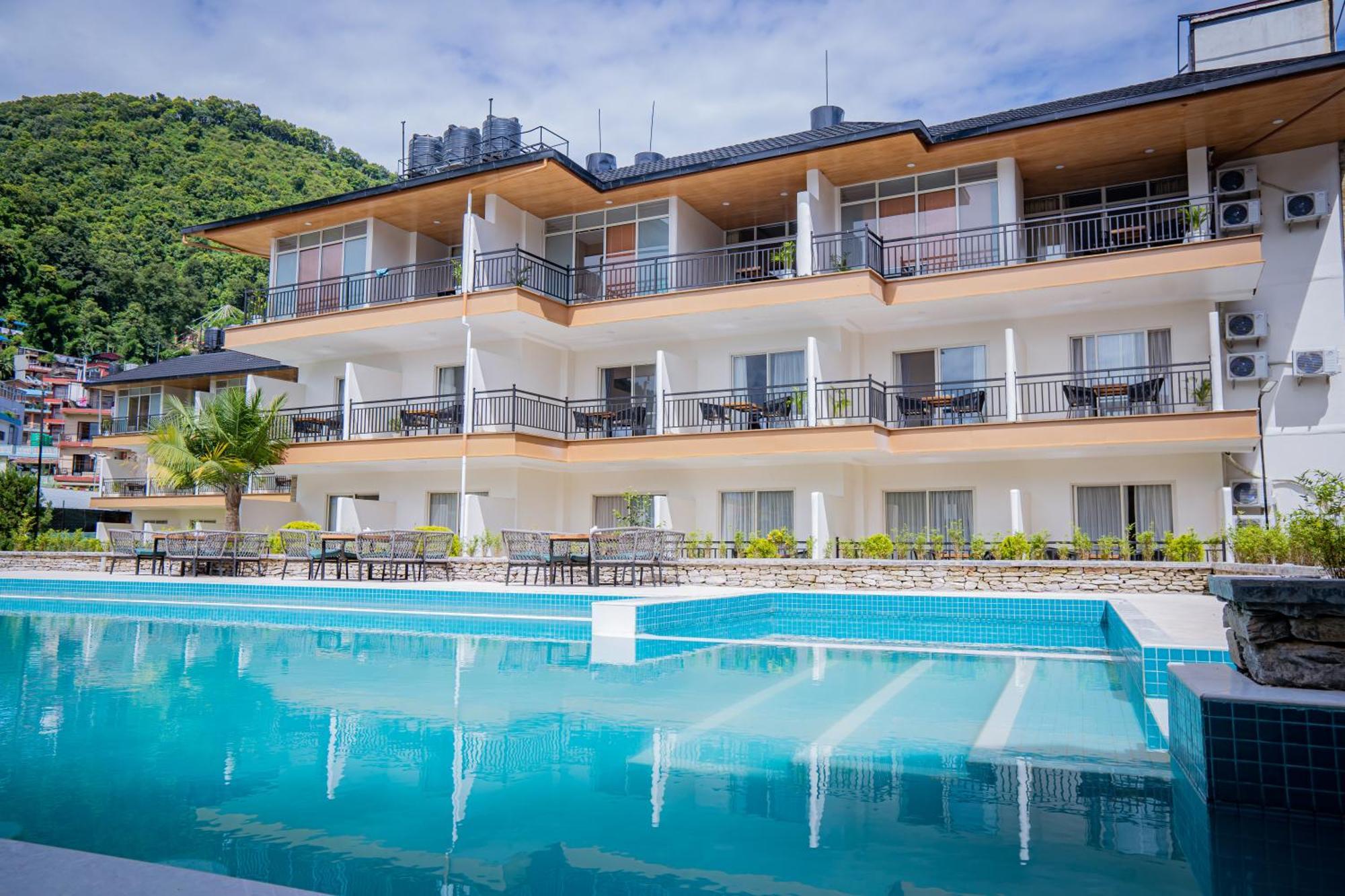 Majestic Lake Front Hotel & Suites Pokhara Zewnętrze zdjęcie