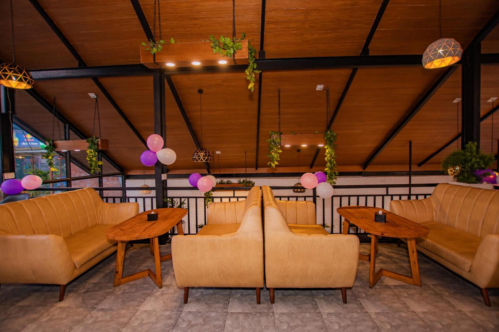 Majestic Lake Front Hotel & Suites Pokhara Zewnętrze zdjęcie